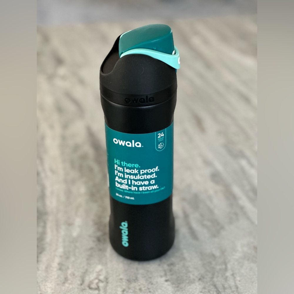 Owala FreeSip 24oz. in Sea Monster.